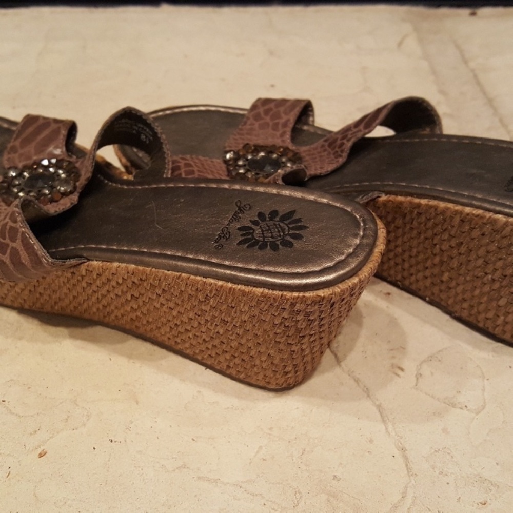 YellowBox Bronze Wedges - Picture 2 of 2
